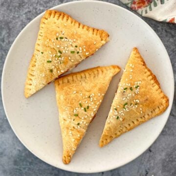 Chicken pockets with creamy bacon filling.